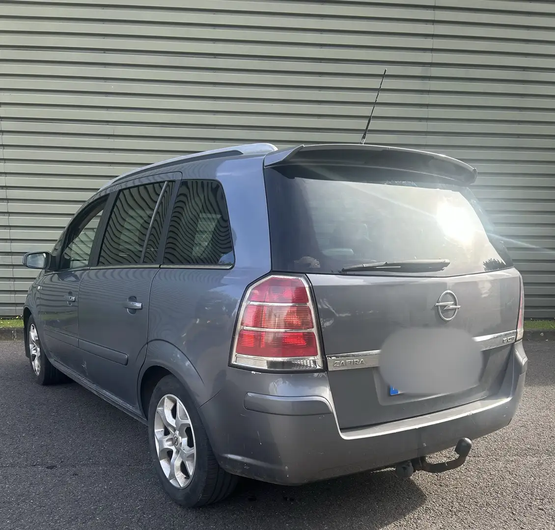 Opel Zafira 1.9 CDTI 150 ch FAP Cosmo - 2