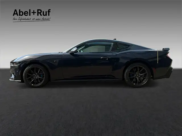 Ford Mustang view 5