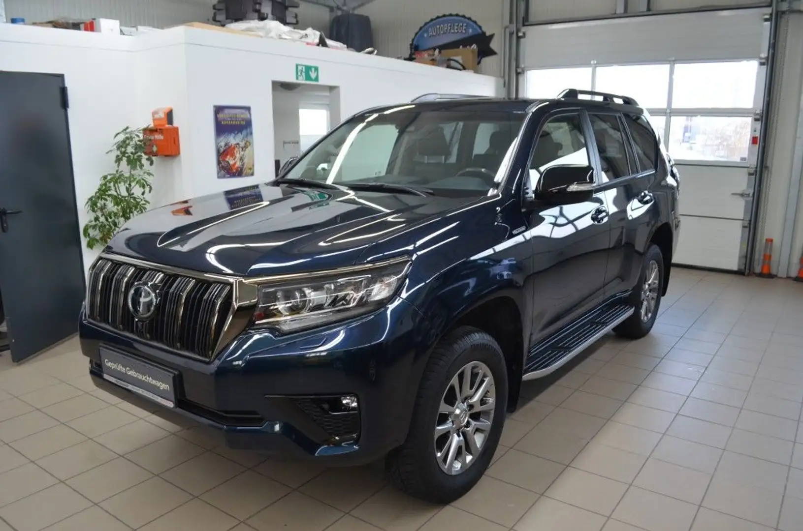 Toyota Land Cruiser 2.8 D 4x4 Automatik TEC-Edition*AHK* Bleu - 2