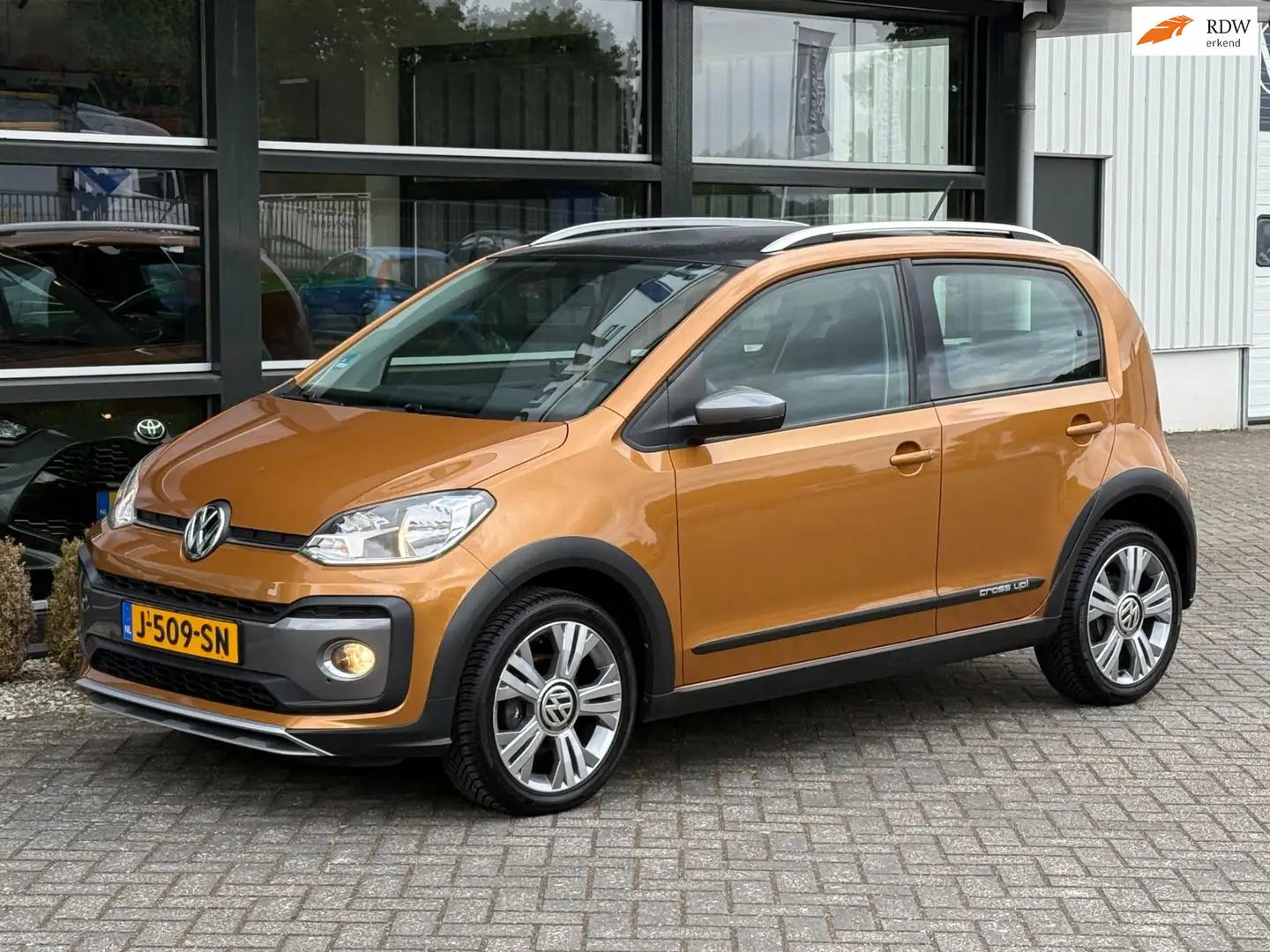 Volkswagen up! 1.0 BMT Cross Up! l Airco l Rijklaar !! Bruin - 1
