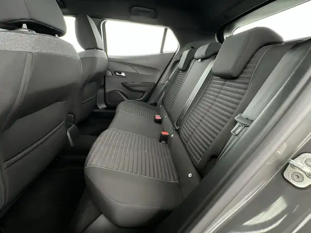 Peugeot 2008 view 8