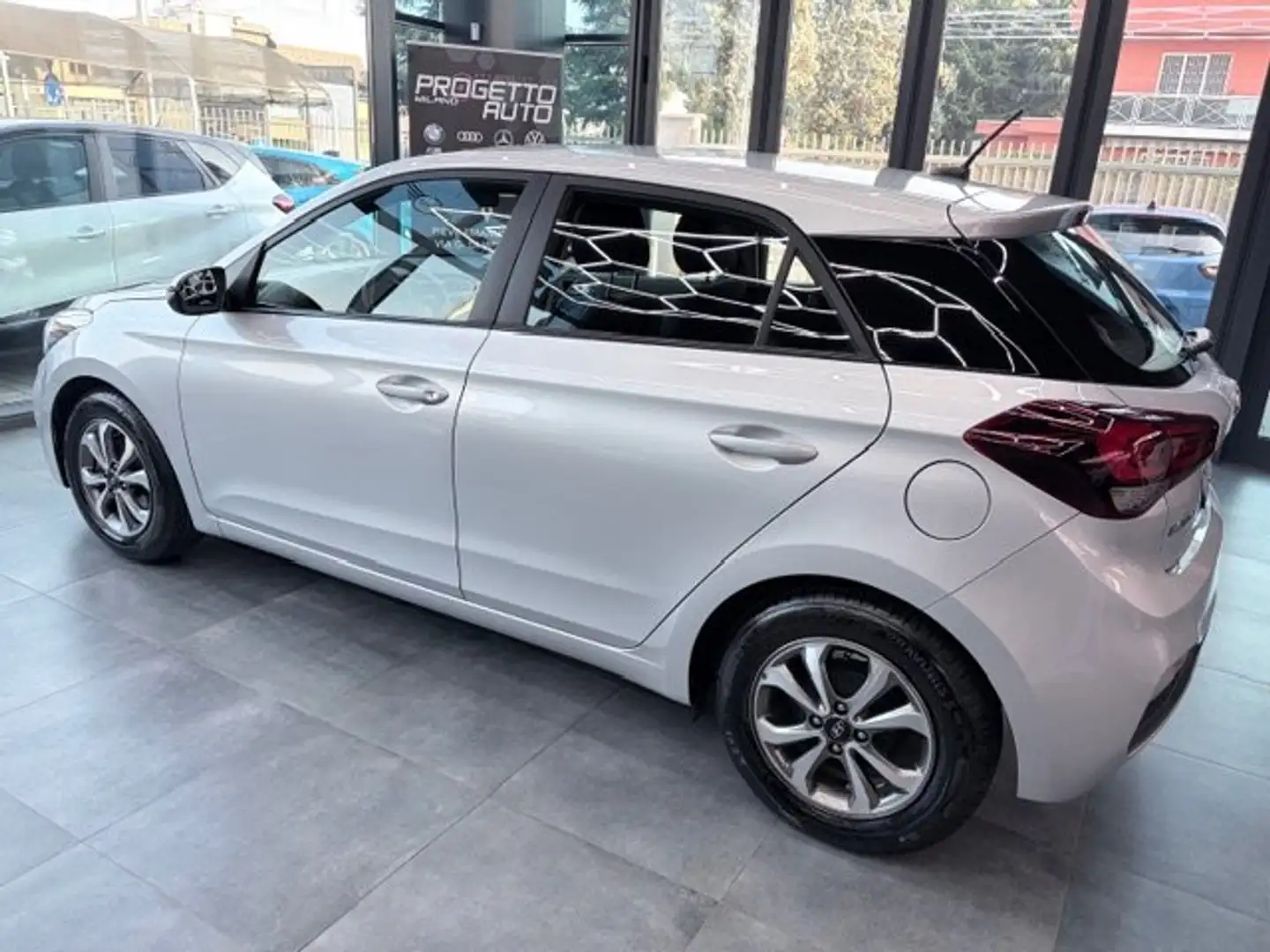 Hyundai i20 i20 5p 1.2 mpi Advanced 75cv Argent - 2