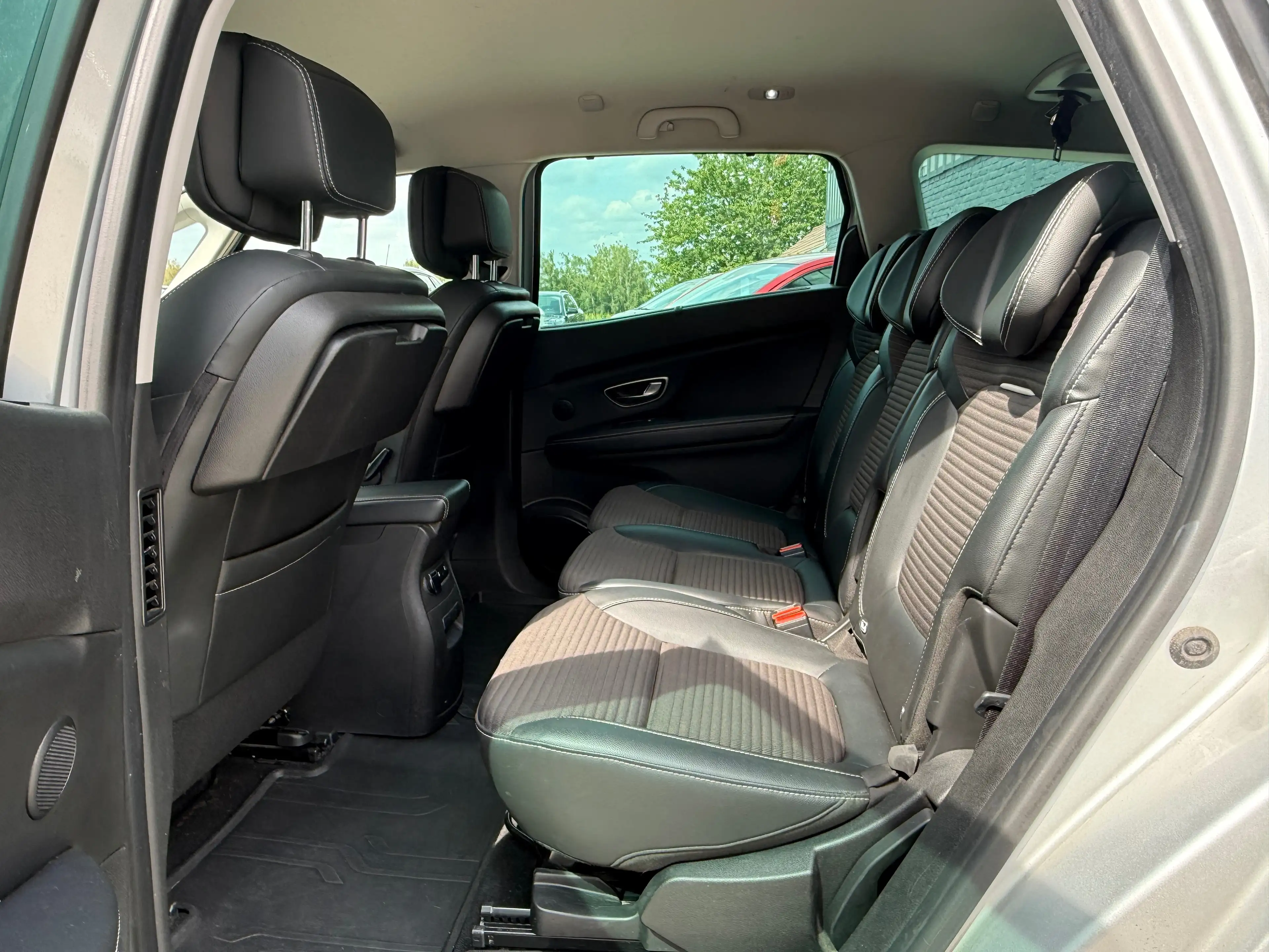 Renault Grand Scenic Grand Scénic 1.5 dCi Energy Bose Edition 7 Places /Navi/CarPlay/Led/Caméra/PDC/J.a/Garantie/ — photo 6
