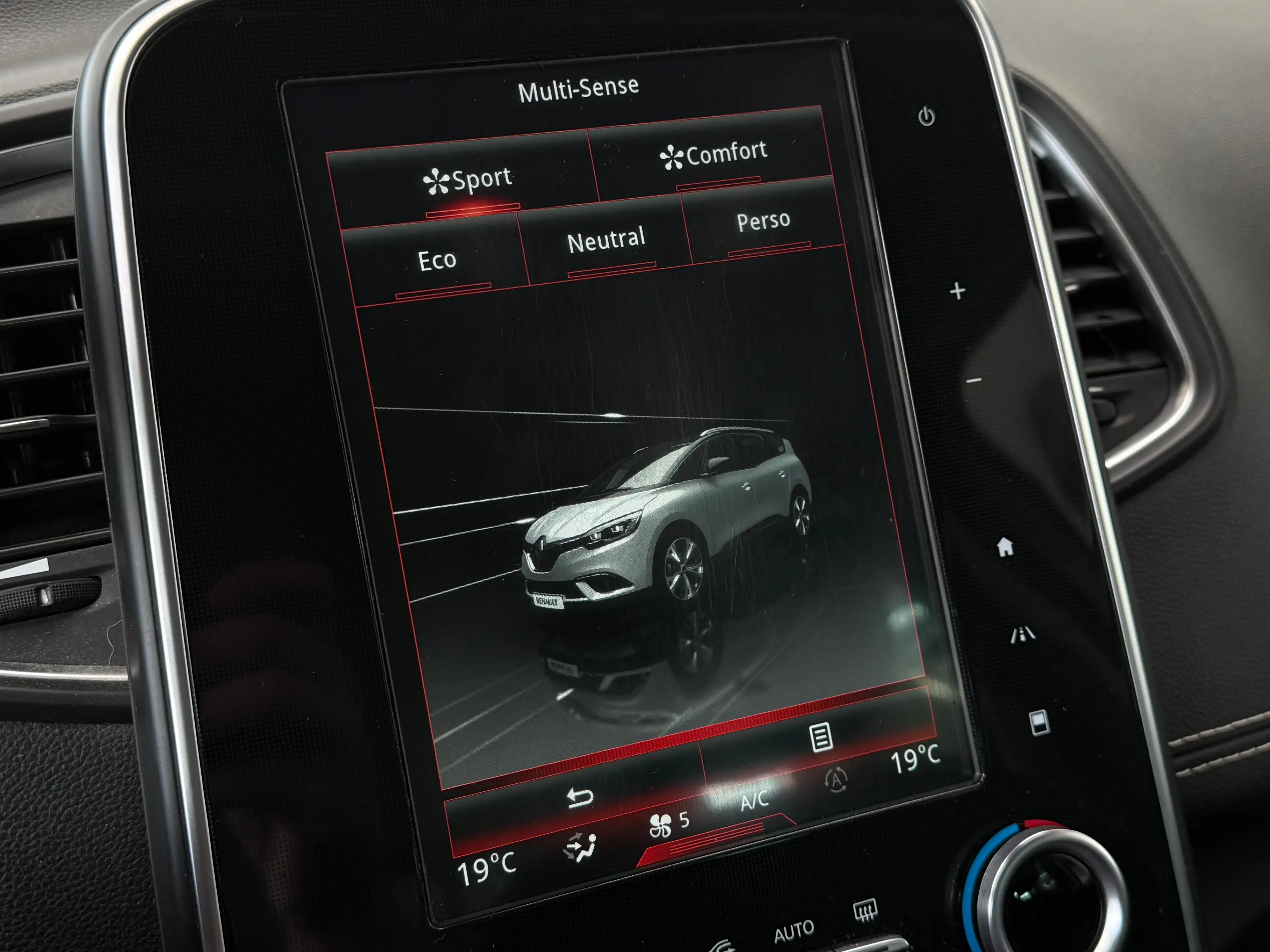 Renault Grand Scenic Grand Scénic 1.5 dCi Energy Bose Edition 7 Places /Navi/CarPlay/Led/Caméra/PDC/J.a/Garantie/ — photo 14