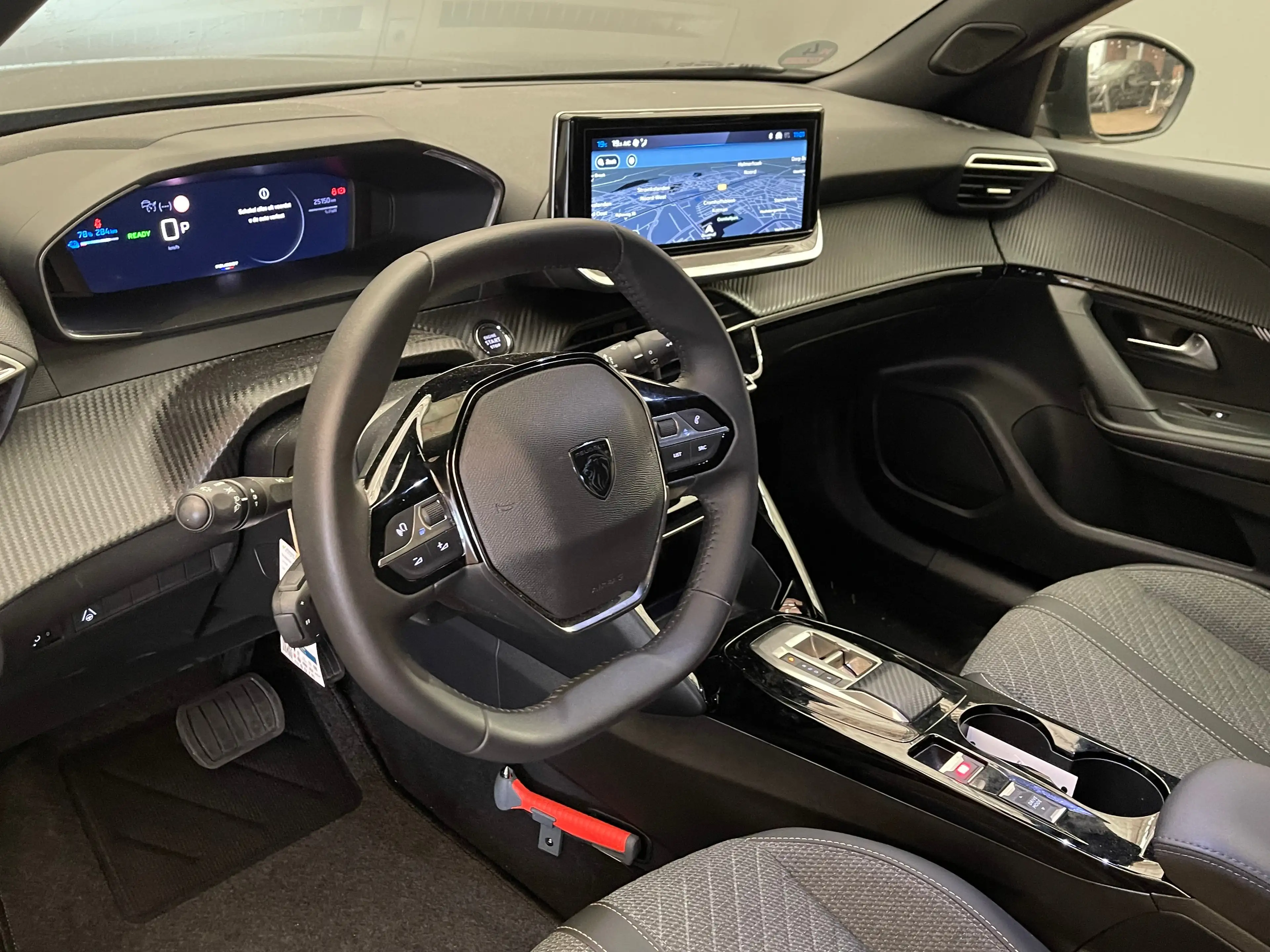 Peugeot e-2008 EV Allure Avantage 54 kWh Climate | Cruise | Navig — photo 15