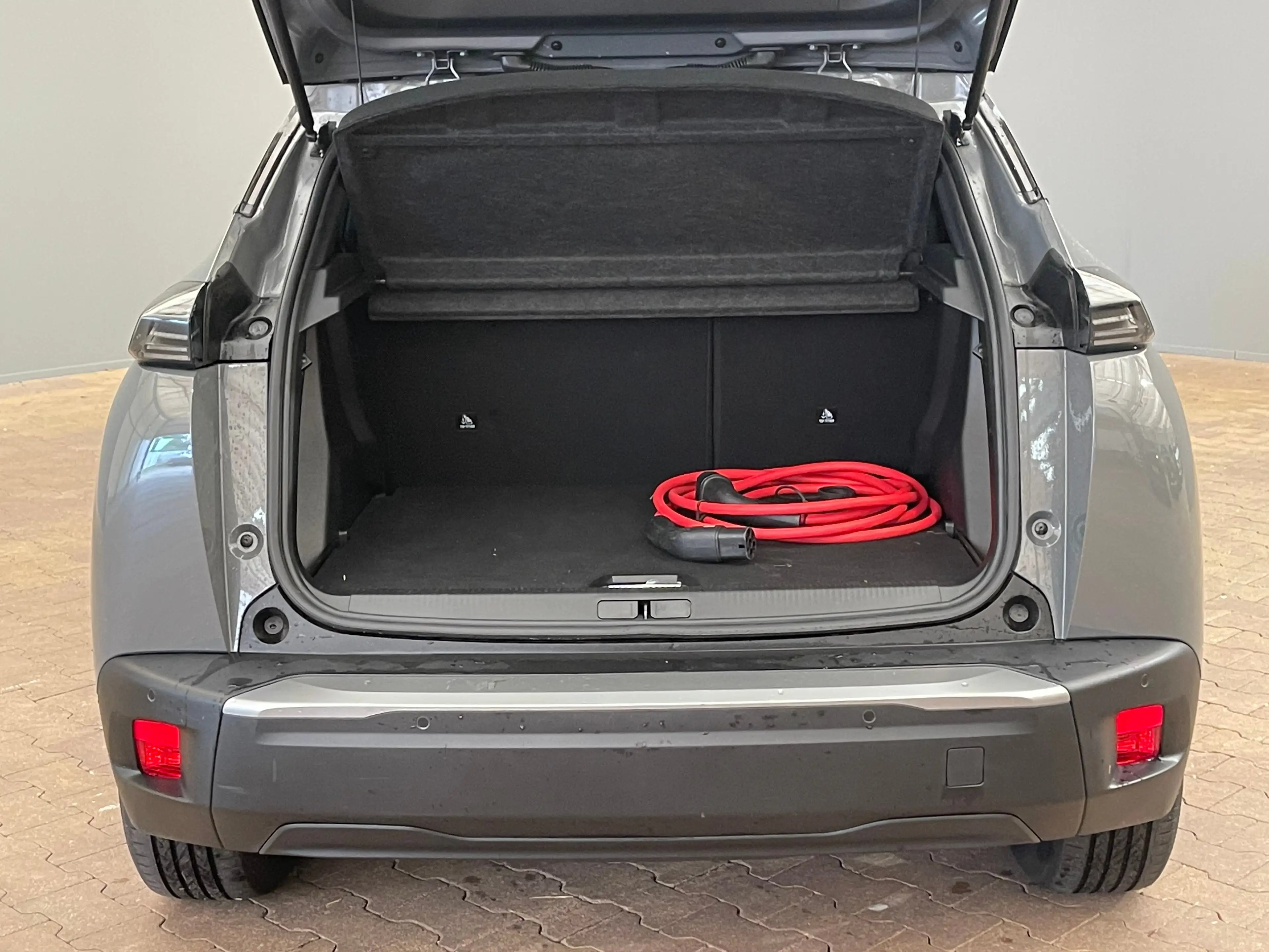 Peugeot e-2008 EV Allure Avantage 54 kWh Climate | Cruise | Navig — photo 11