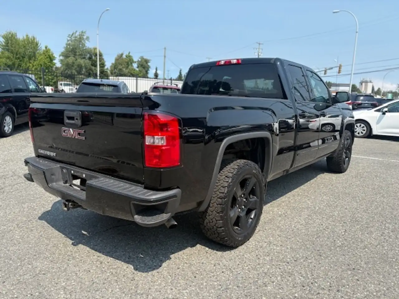 GMC Sierra 1500 photo GMC Sierra 1500