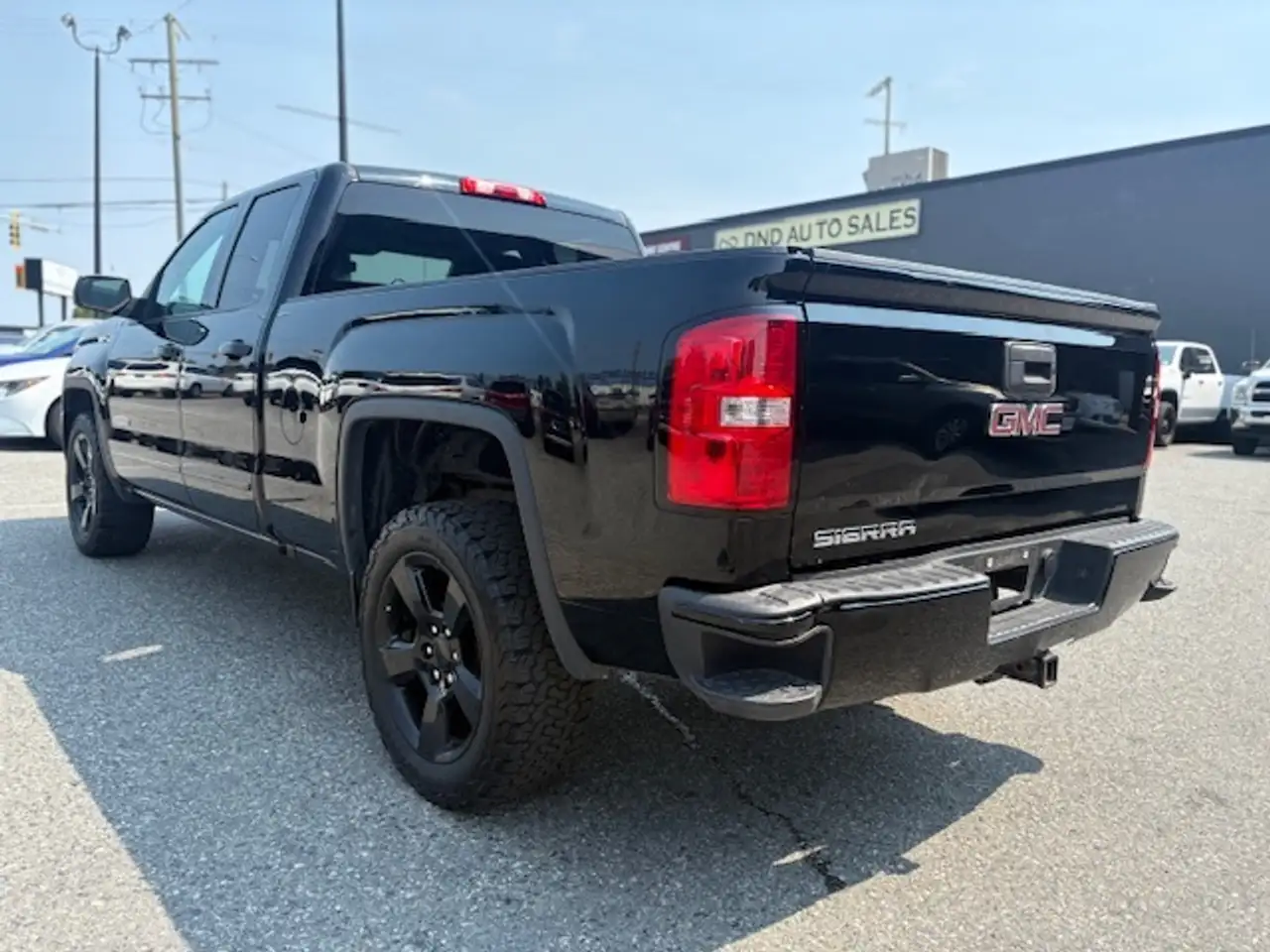 GMC Sierra 1500 photo GMC Sierra 1500