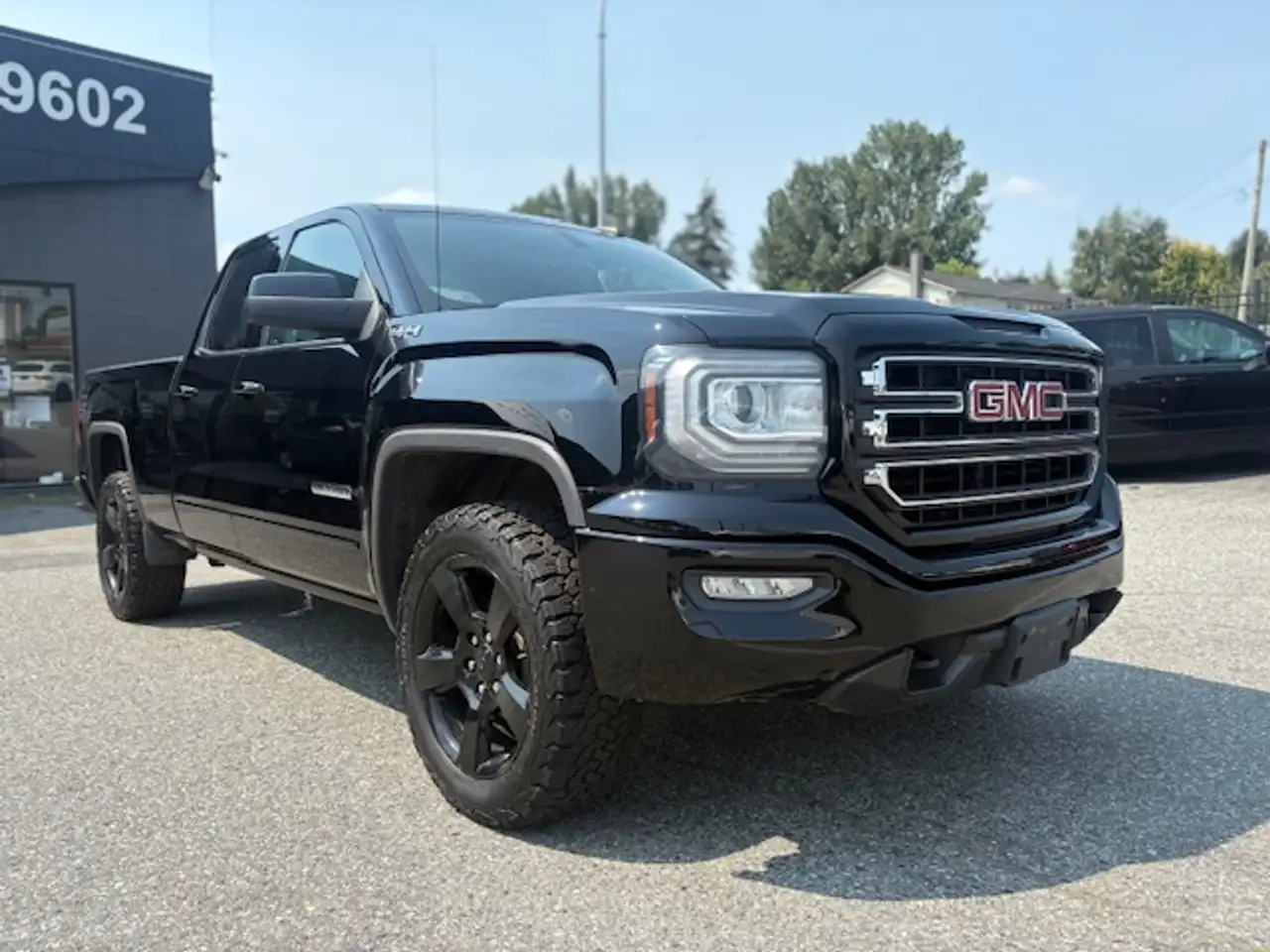 GMC Sierra 1500 photo GMC Sierra 1500