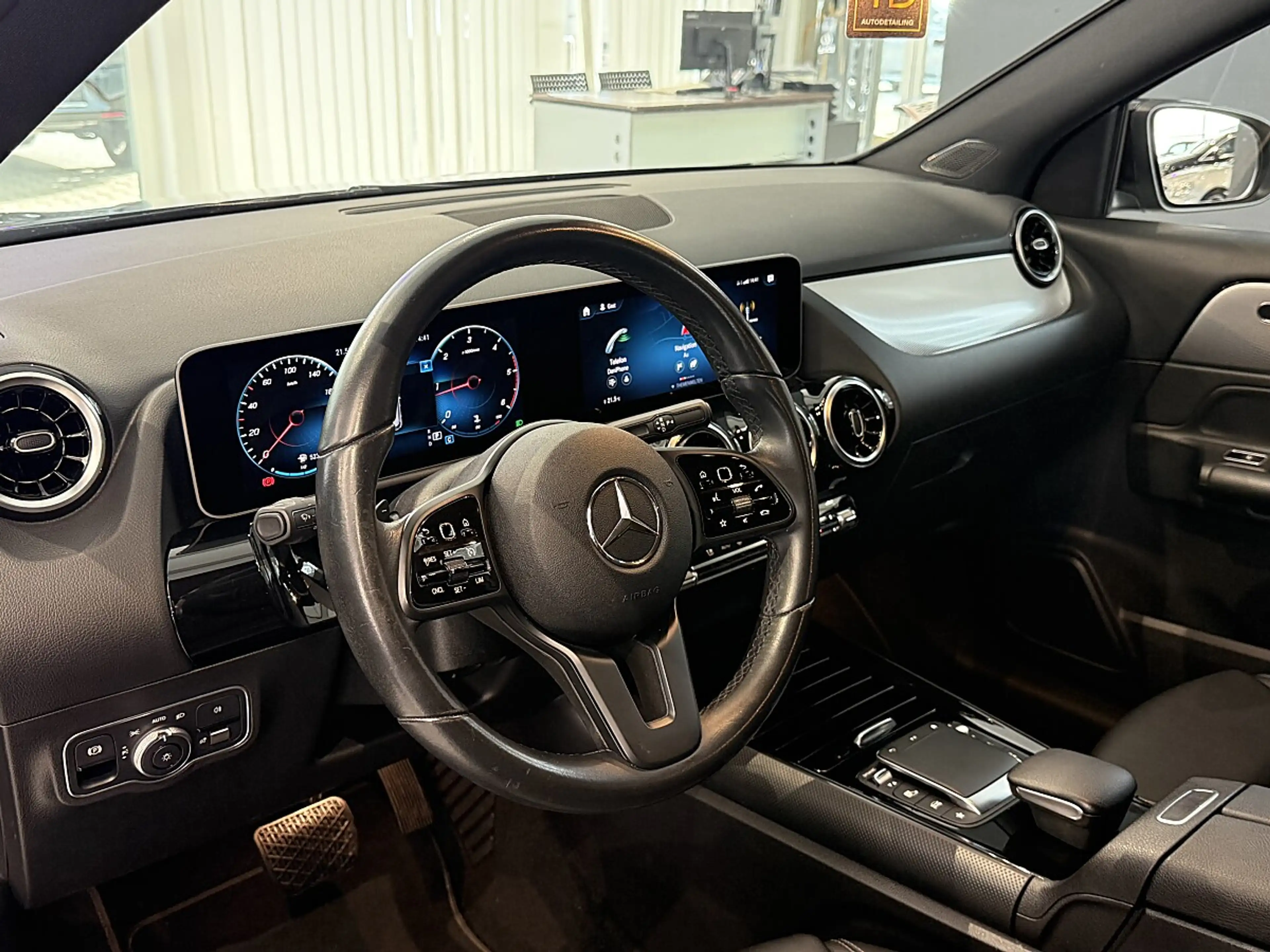 Mercedes-Benz GLA 200 d Aut. — photo 14