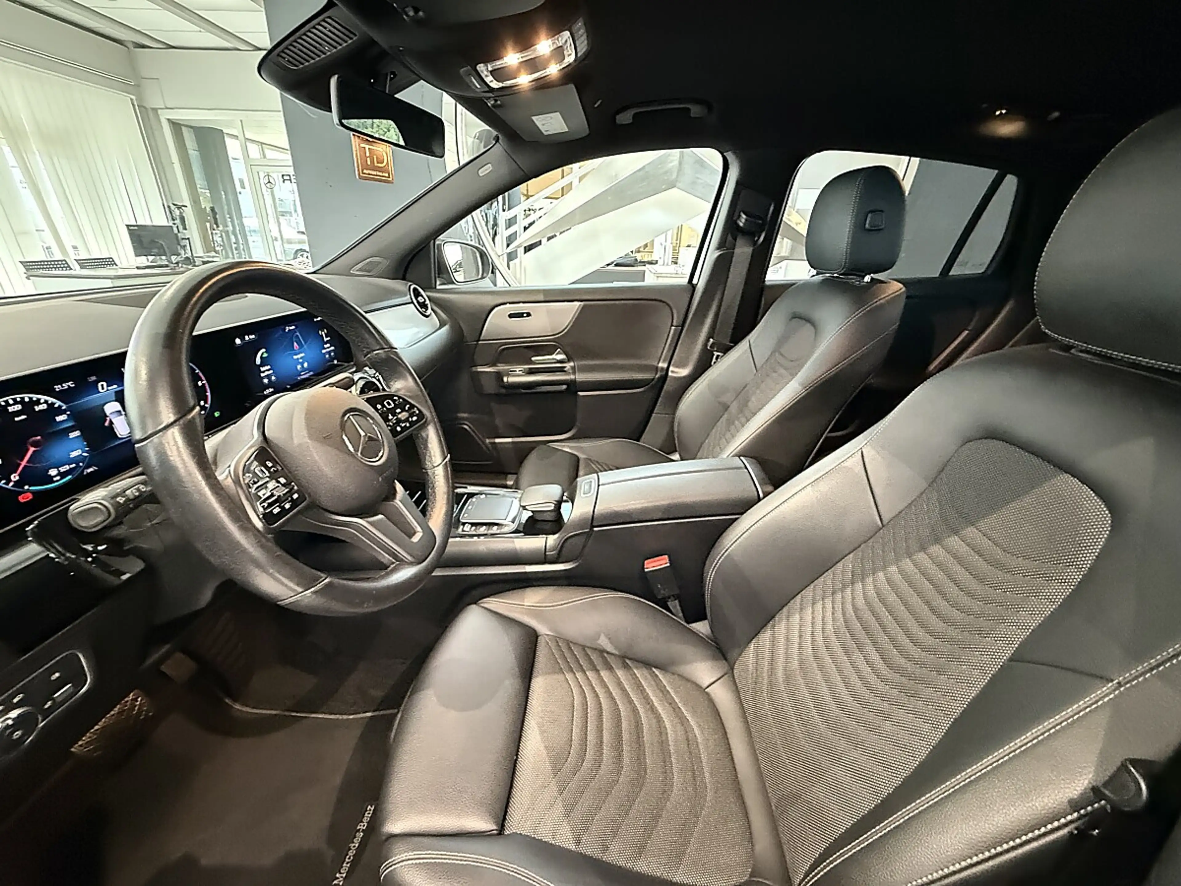 Mercedes-Benz GLA 200 d Aut. — photo 12