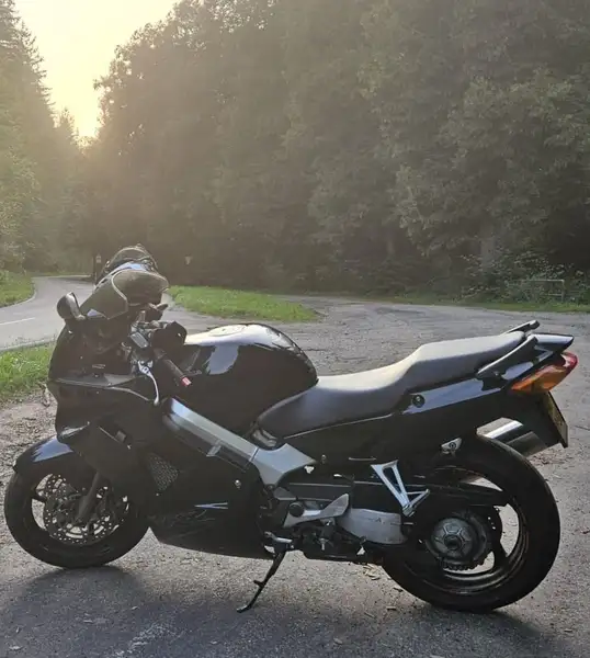 Honda VFR 800 - foto 3