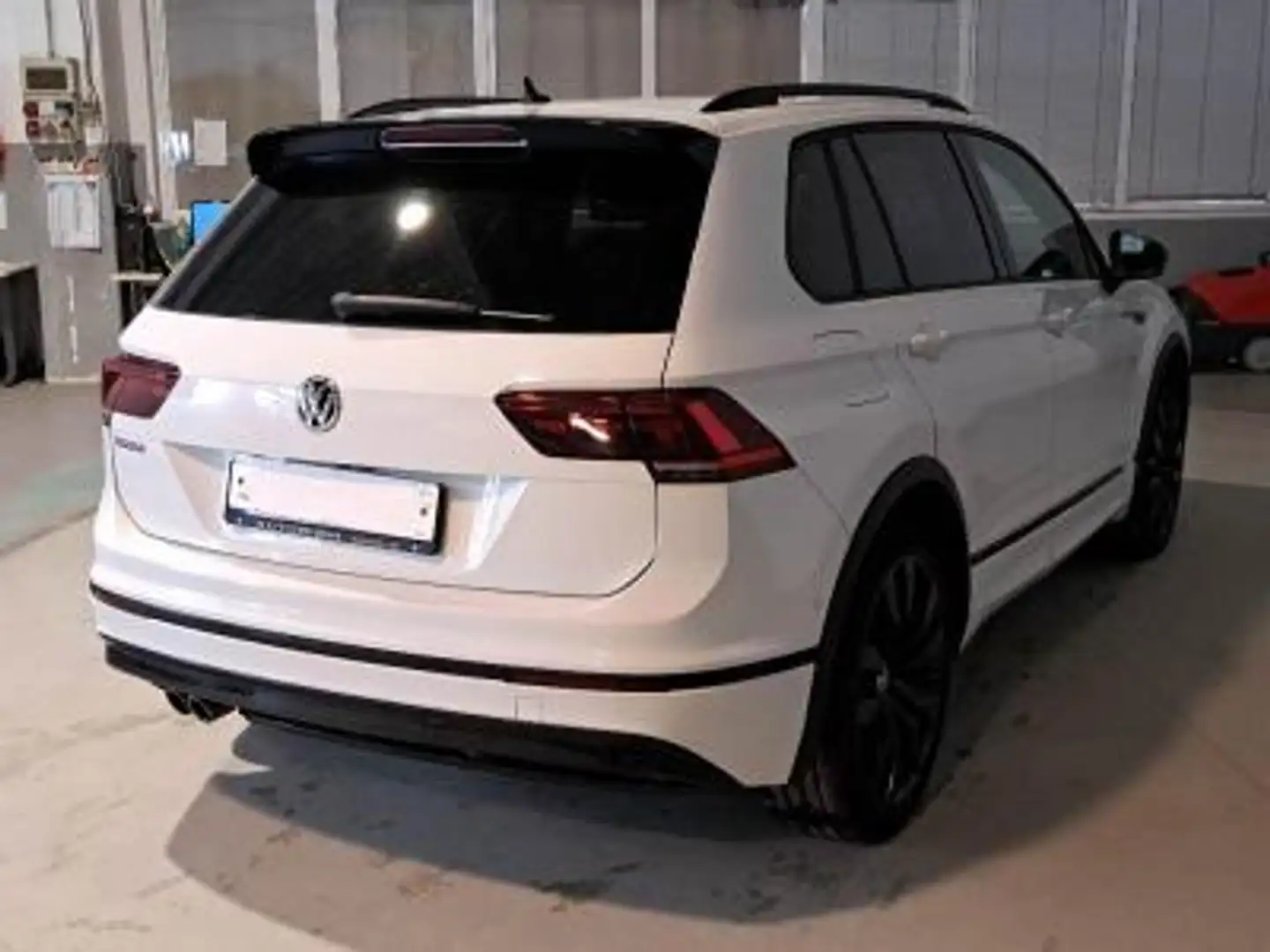 Volkswagen Tiguan 2.0 tdi R-line 150cv dsg Weiß - 2