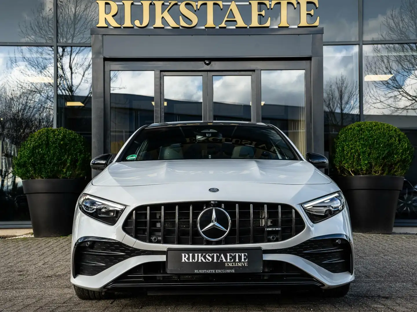 Mercedes-Benz A 35 AMG A35 4MATIC|NW MODEL|PANO|BURMESTER|19' Wit - 2