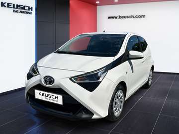 AYGO 1,0 VVT-i x-play x-shift Aut.