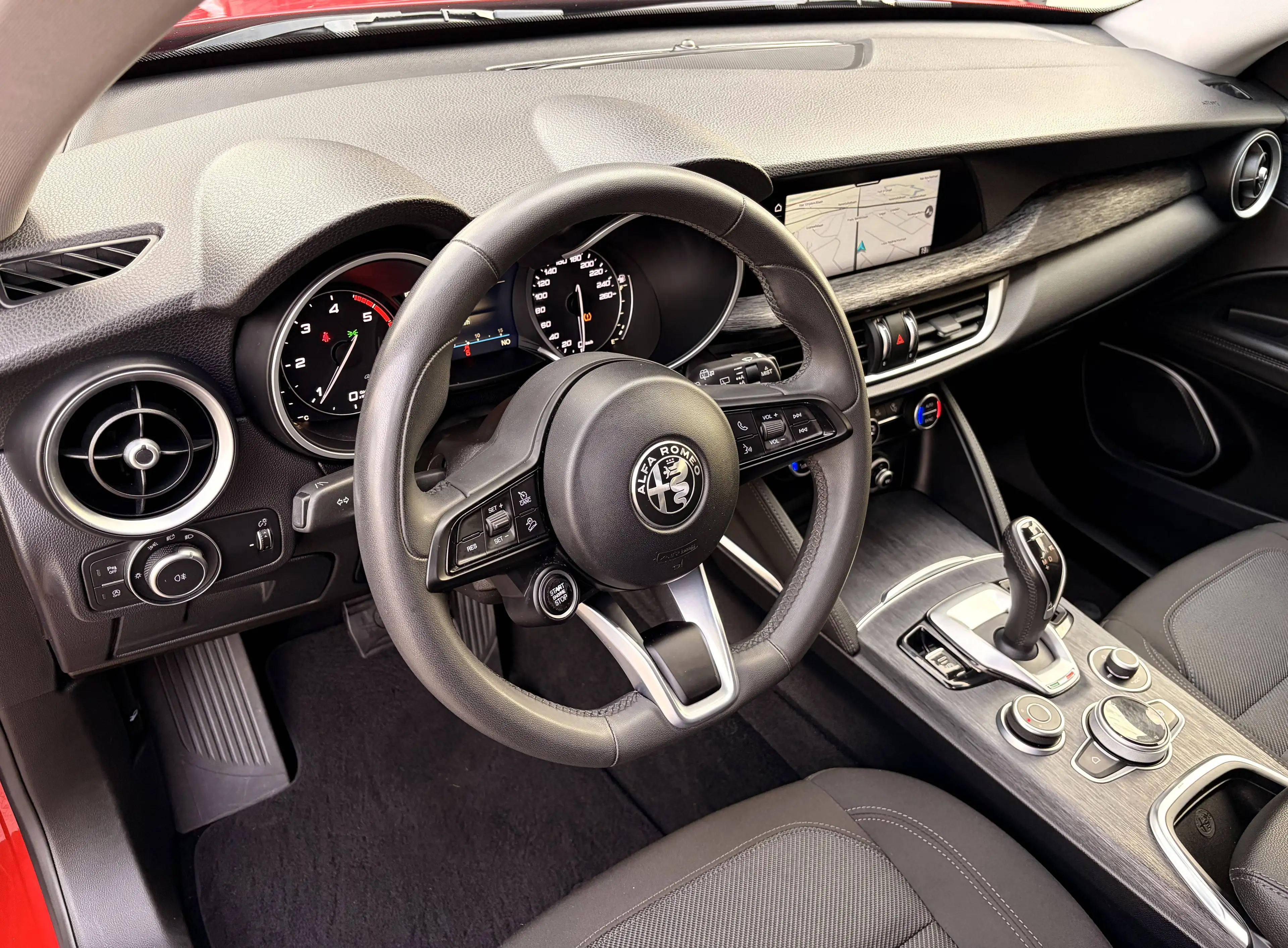Alfa Romeo Stelvio 2.2 MJD Super - Carplay — photo 13