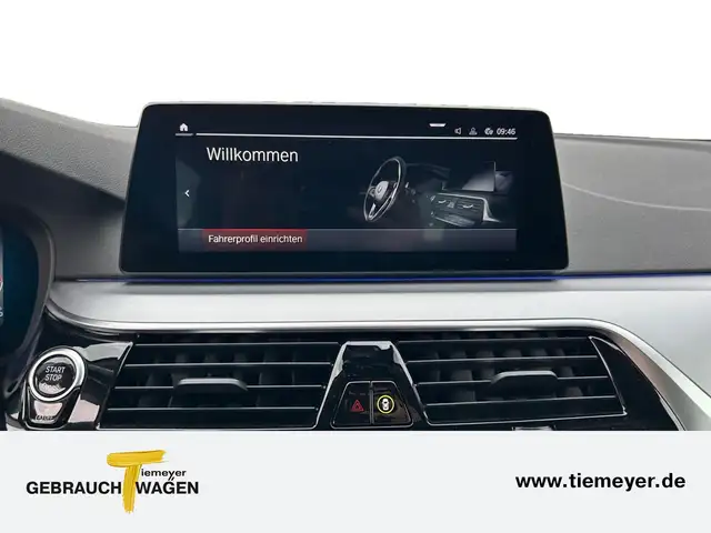 BMW 5 Series view 14
