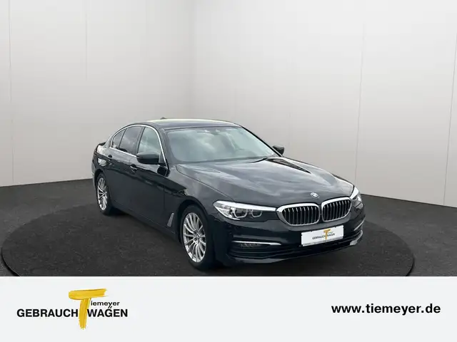 BMW 5 Series view 3