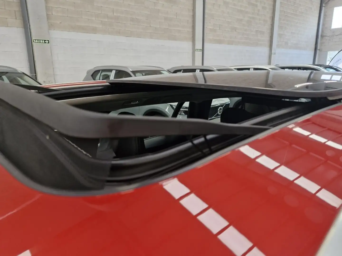 Volvo V60 Cross Country B4 Ultimate AWD Aut. Rojo - 2