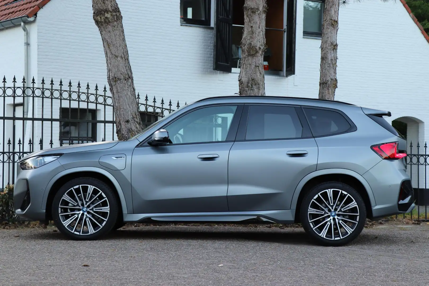 BMW X1 xDrive30e |M-Sport |Individual |Driving assist Plu Grigio - 2