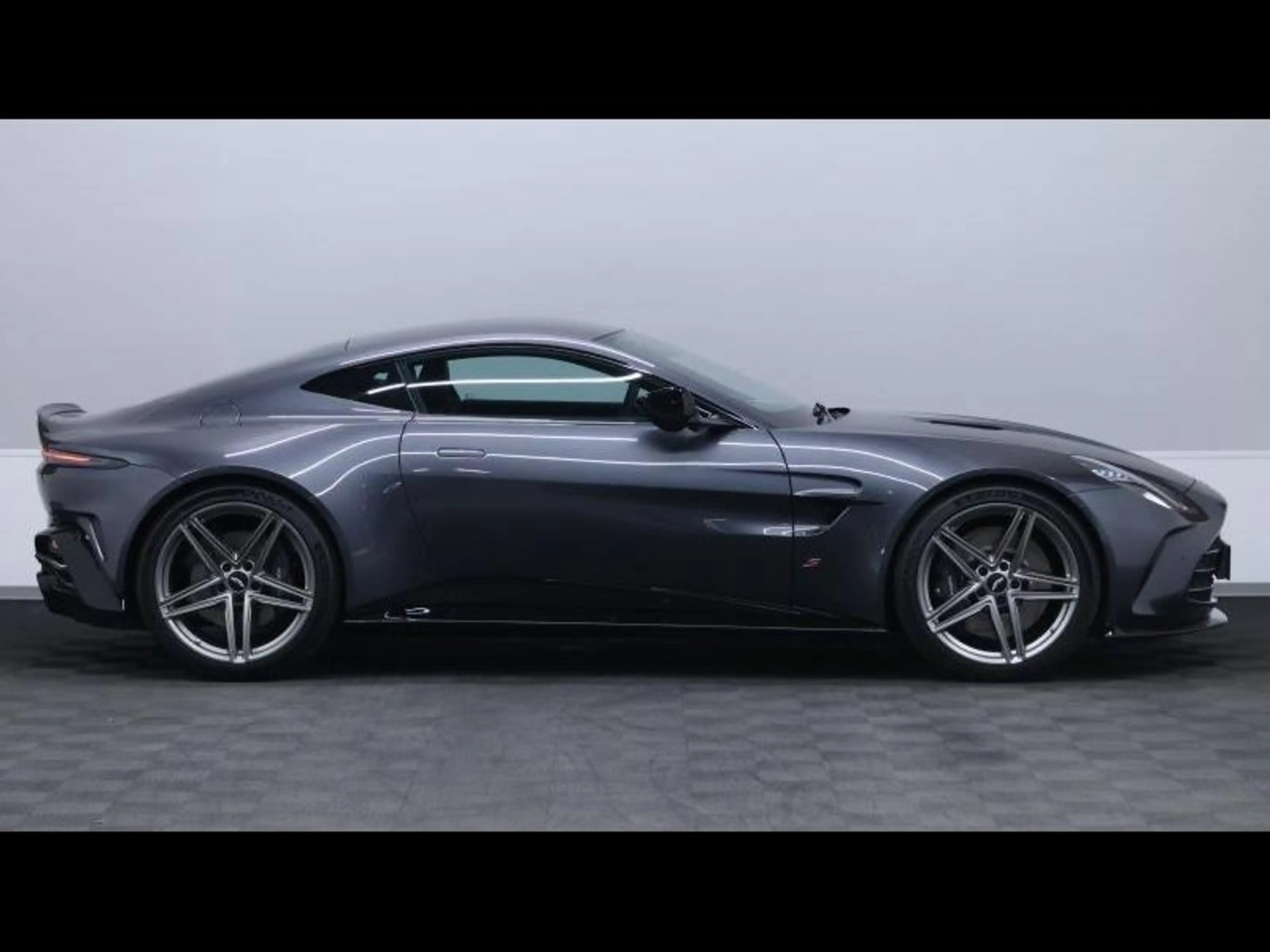 Aston Martin Vantage S 680ch *Xenon Grey — photo 4