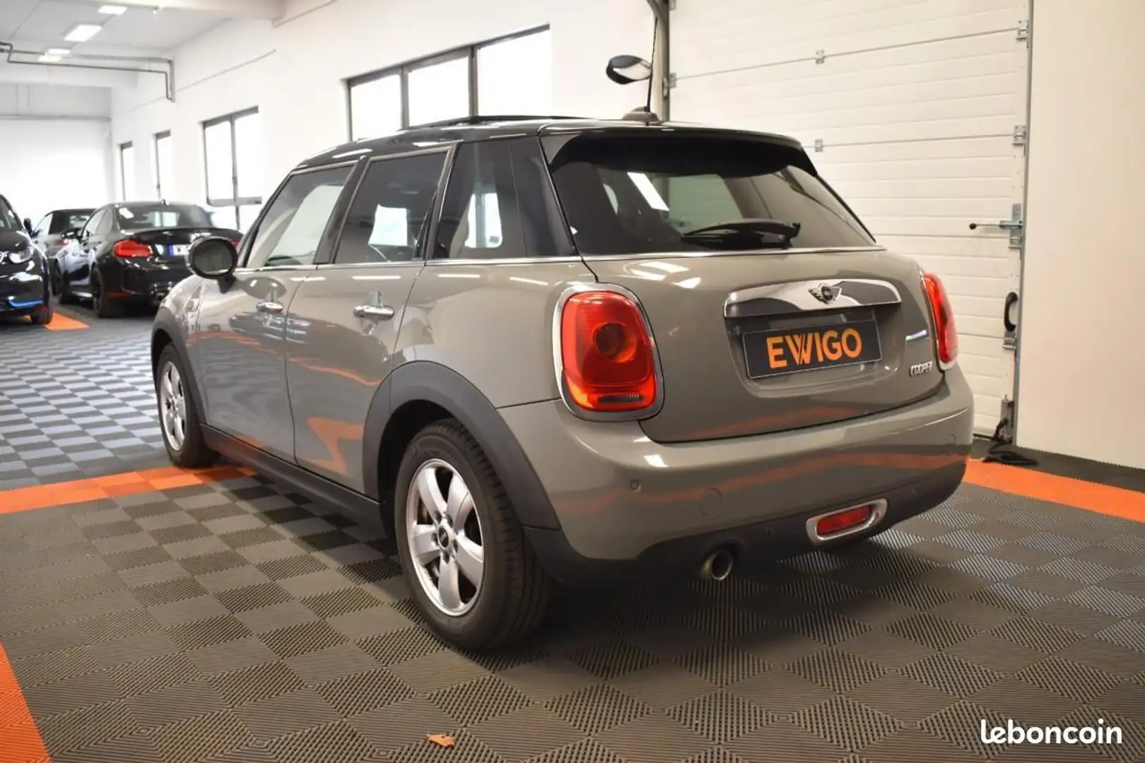 MINI One COOPER 1.5 136ch SUIVI GARANTIE 6 à 36 MOIS Gris - 2