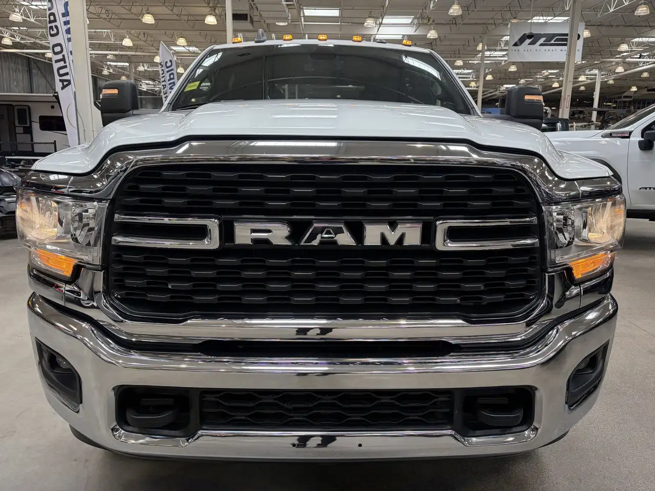 RAM 2500 снимка RAM 2500