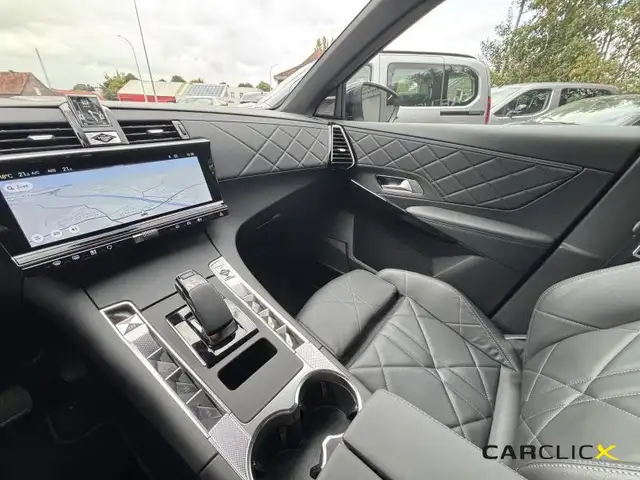 DS Automobiles DS 7 Crossback view 20