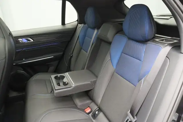 Lynk & Co 01 view 18