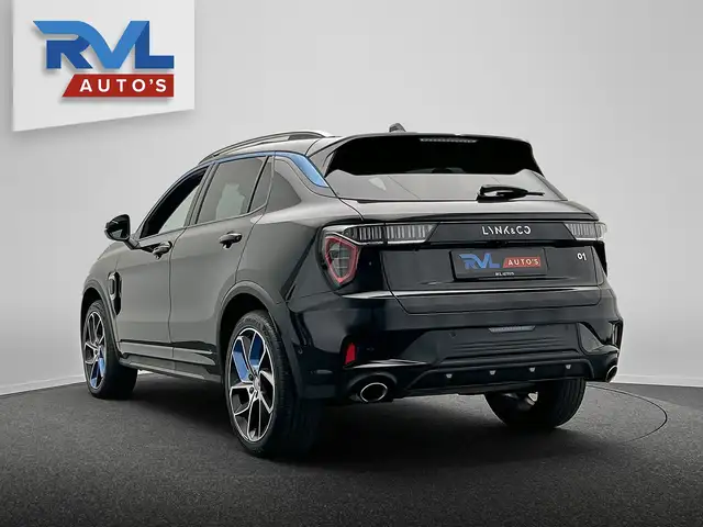Lynk & Co 01 view 3