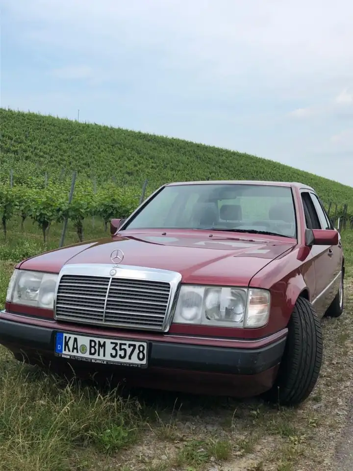 Mercedes-Benz E 230