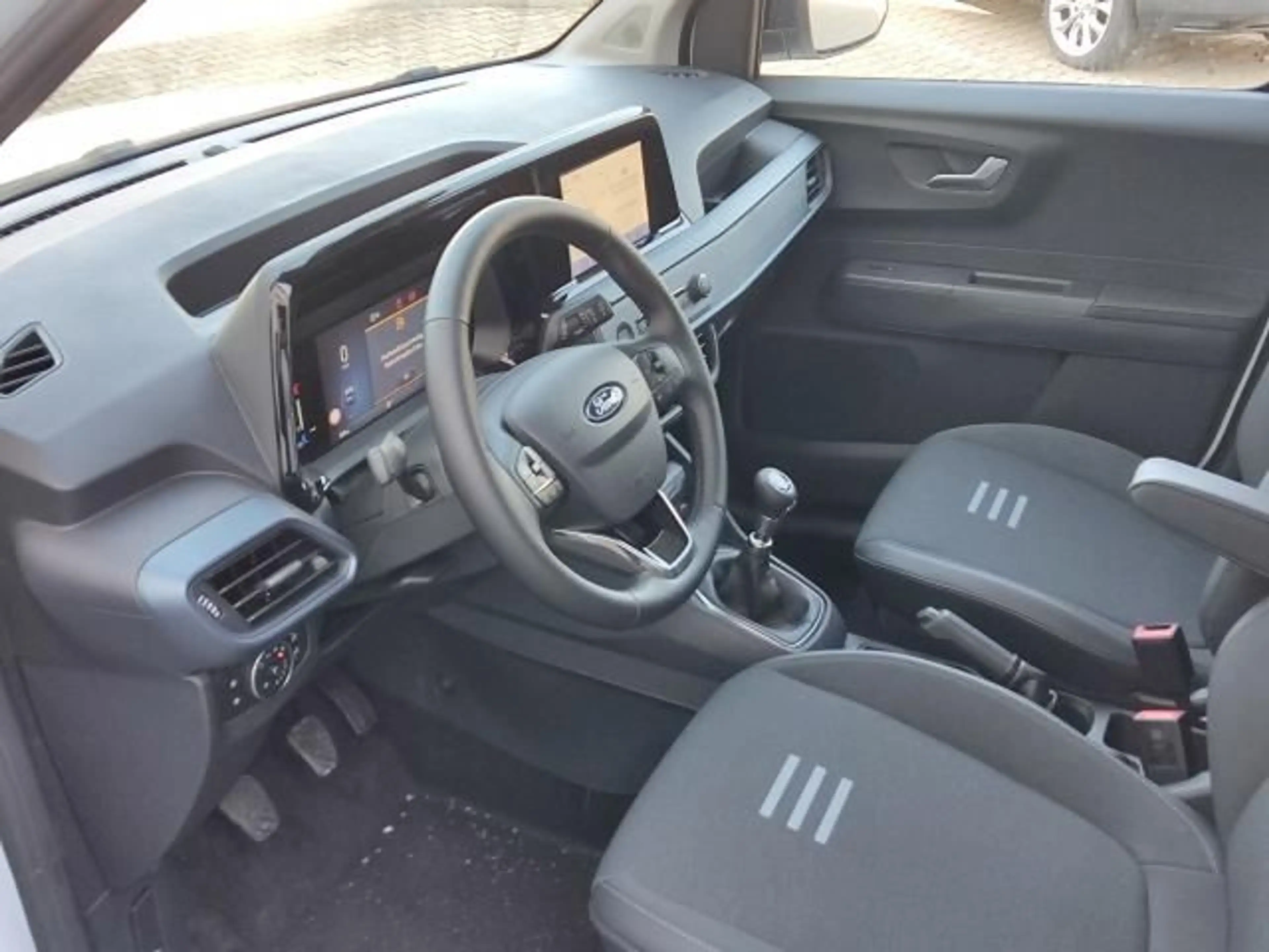 Ford Tourneo TOURNEO COURIER 1.0 ECO BOOST ACTIVE PLUS BEHEIZ — photo 13