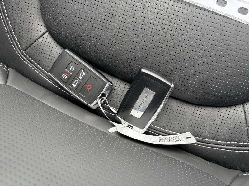 Jaguar I-Pace R-Dynamic HSE last Edition Garantie 2028! — photo 4