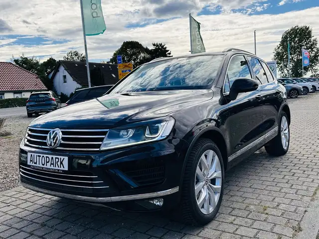 2017 Volkswagen Touareg in Black for sale