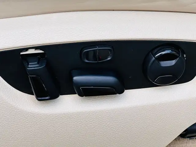 Volkswagen Touareg view 12