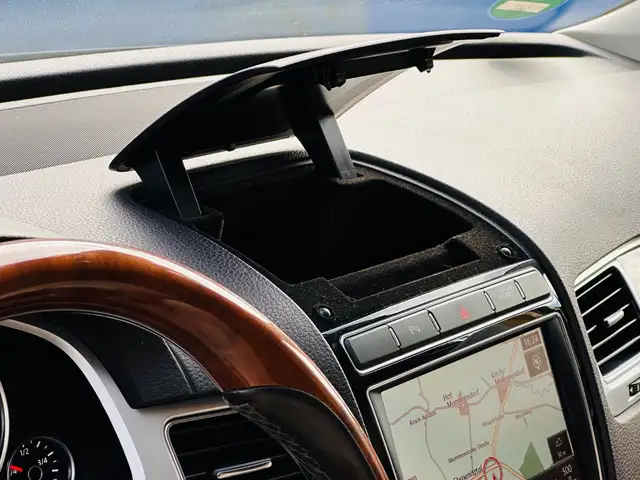 Volkswagen Touareg view 19