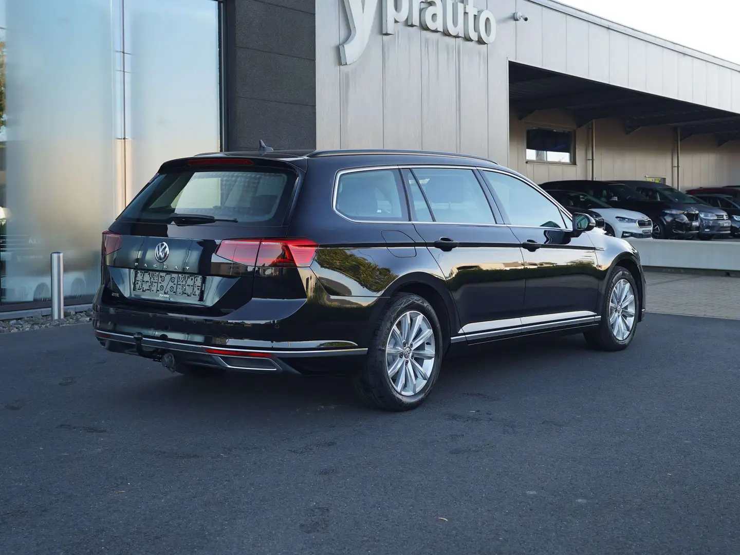 Volkswagen Passat Variant 1.4 TSI Plug-In-Hybrid DSG GTE Sfeer ACC Trekhaak Noir - 2