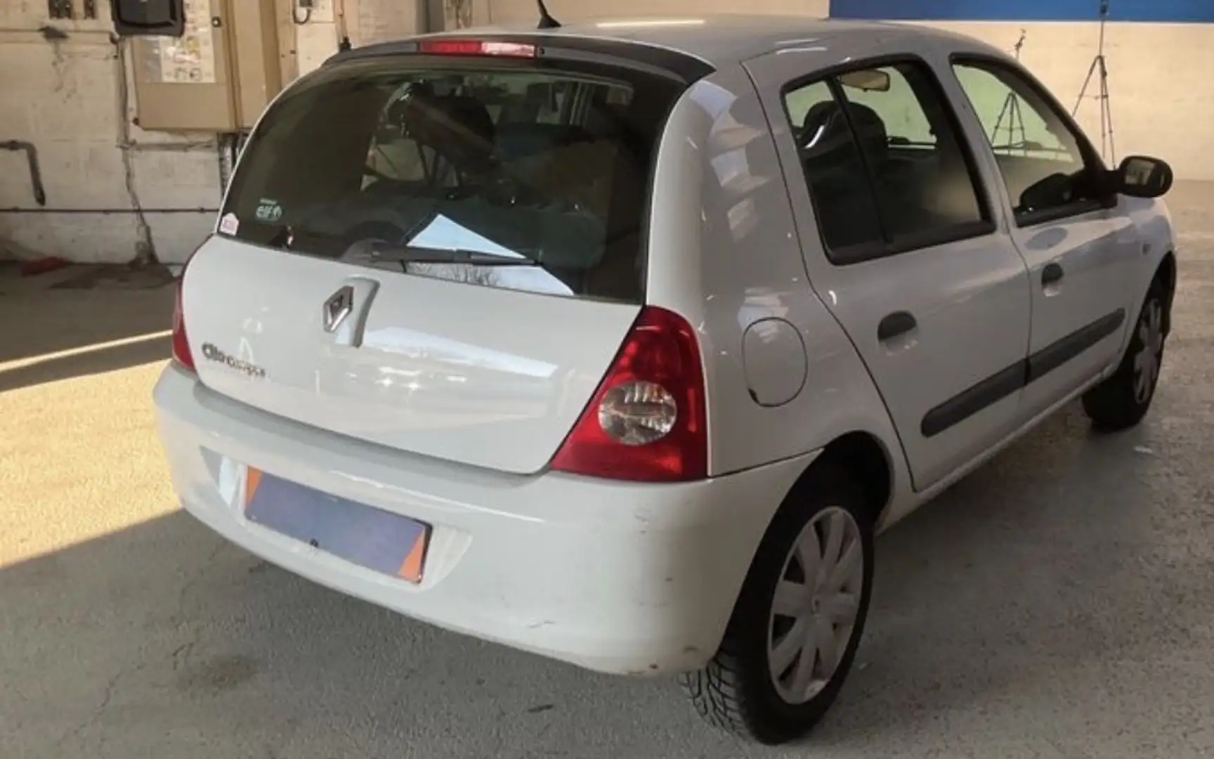 Renault Clio 1.2 16v 75 Campus Authentique - 2
