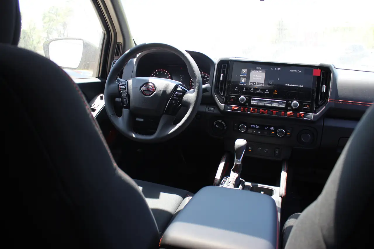 Nissan Frontier снимка Nissan Frontier