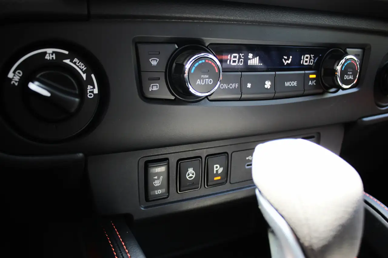 Nissan Frontier снимка Nissan Frontier