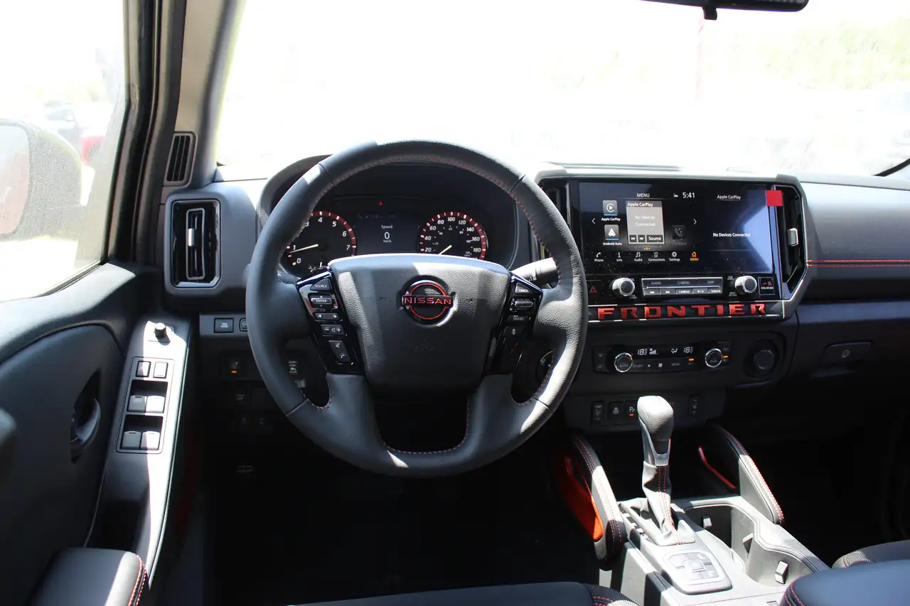 Nissan Frontier снимка Nissan Frontier