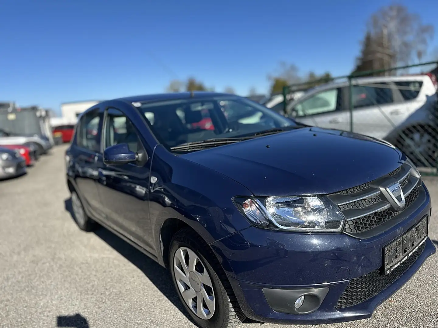 Dacia Sandero Supreme 1,2 16V 75 Blau - 2