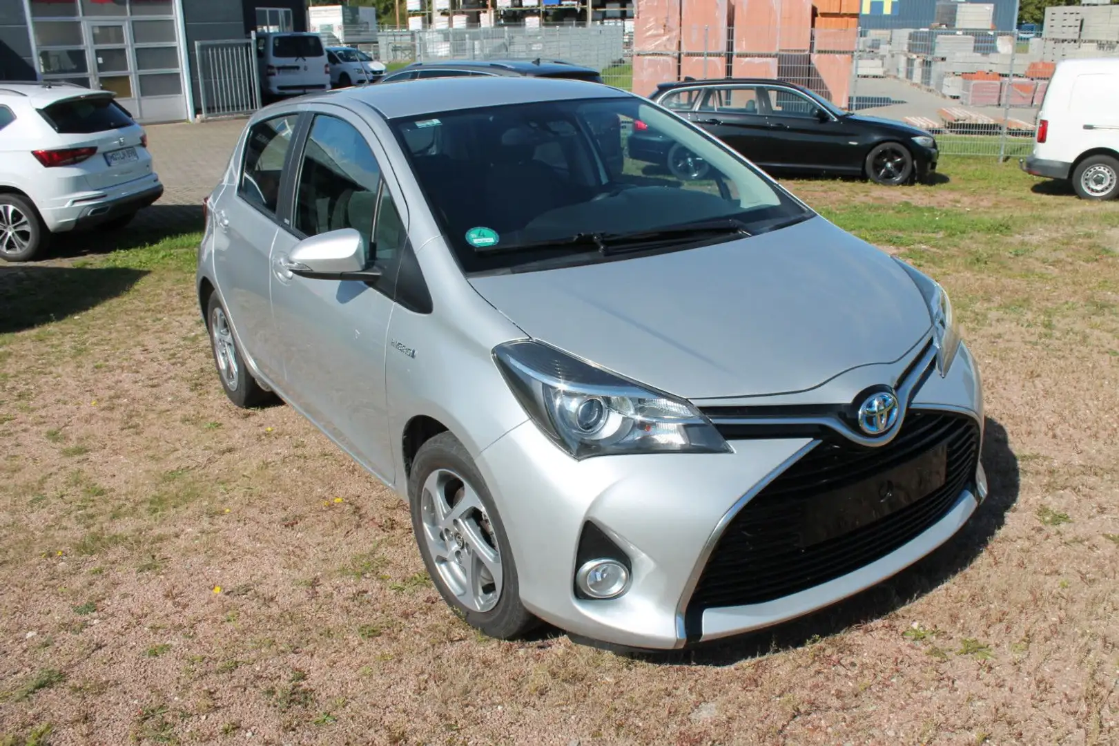 Toyota Yaris Edition-S Hybrid Silber - 1
