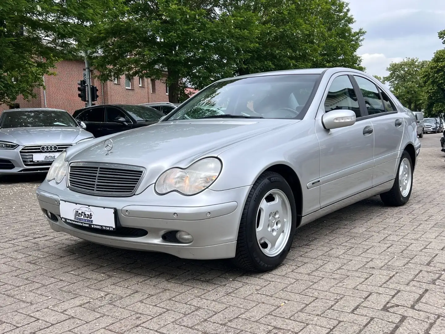 Mercedes-Benz C 180 C -Klasse Lim. Kompressor Silber - 2