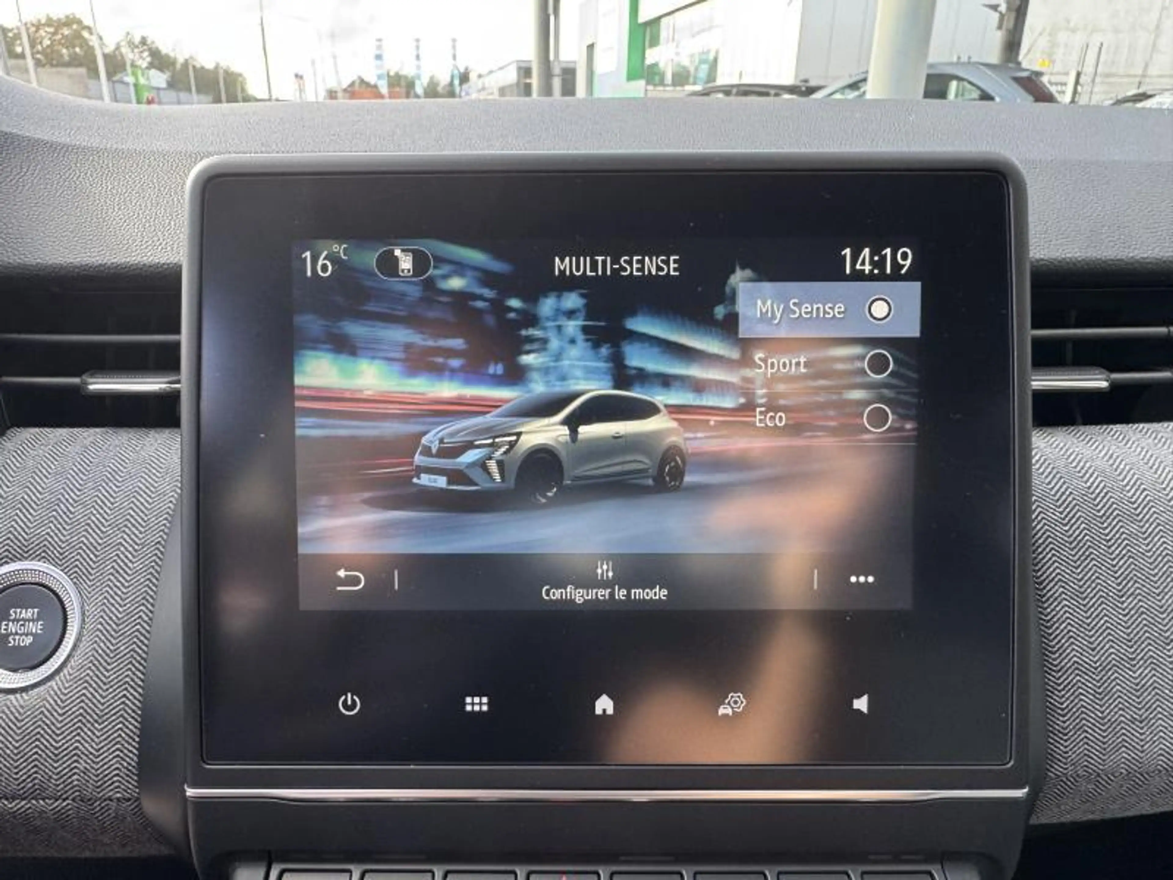 Renault Clio Techno — photo 14