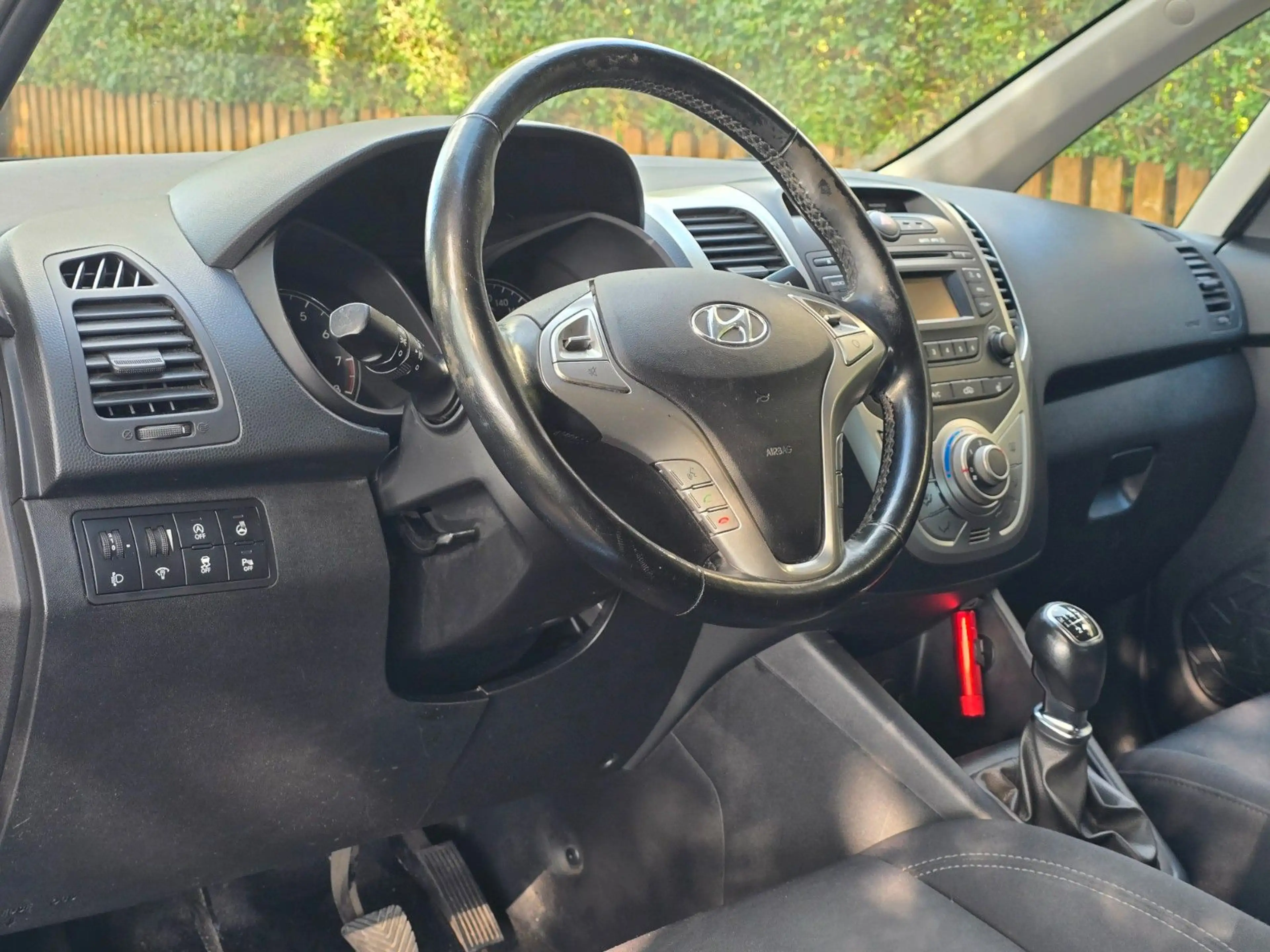 Hyundai iX20 blue Passion*SHZ*LHZ*PDC*Scheckheftgepflegt — photo 12