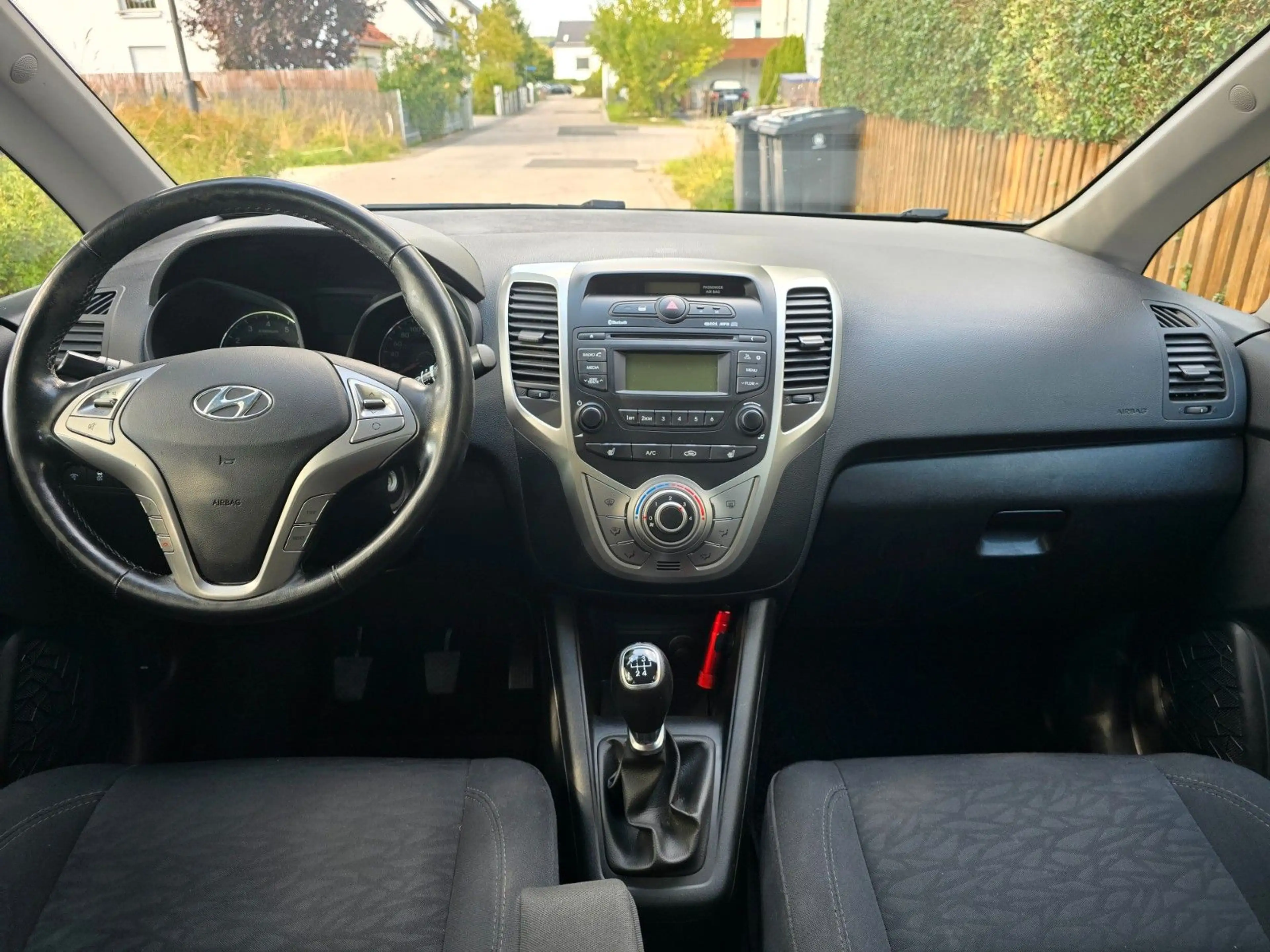 Hyundai iX20 blue Passion*SHZ*LHZ*PDC*Scheckheftgepflegt — photo 13