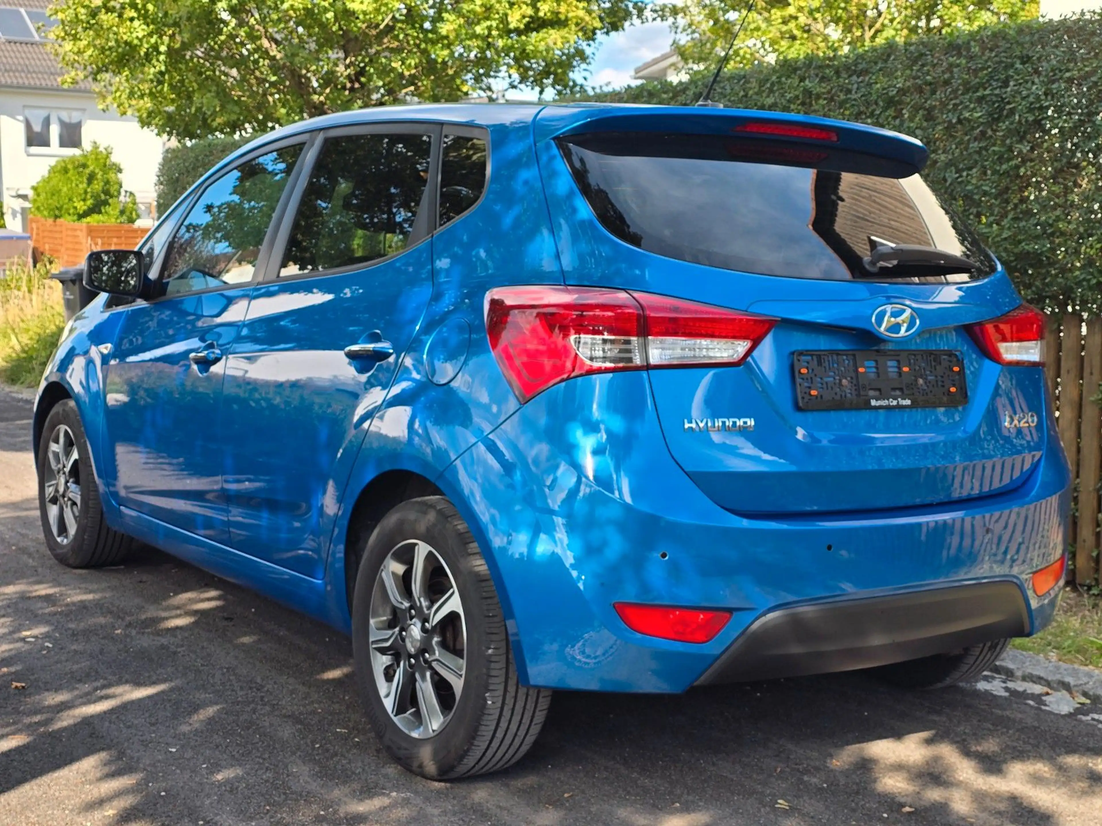 Hyundai iX20 blue Passion*SHZ*LHZ*PDC*Scheckheftgepflegt — photo 4