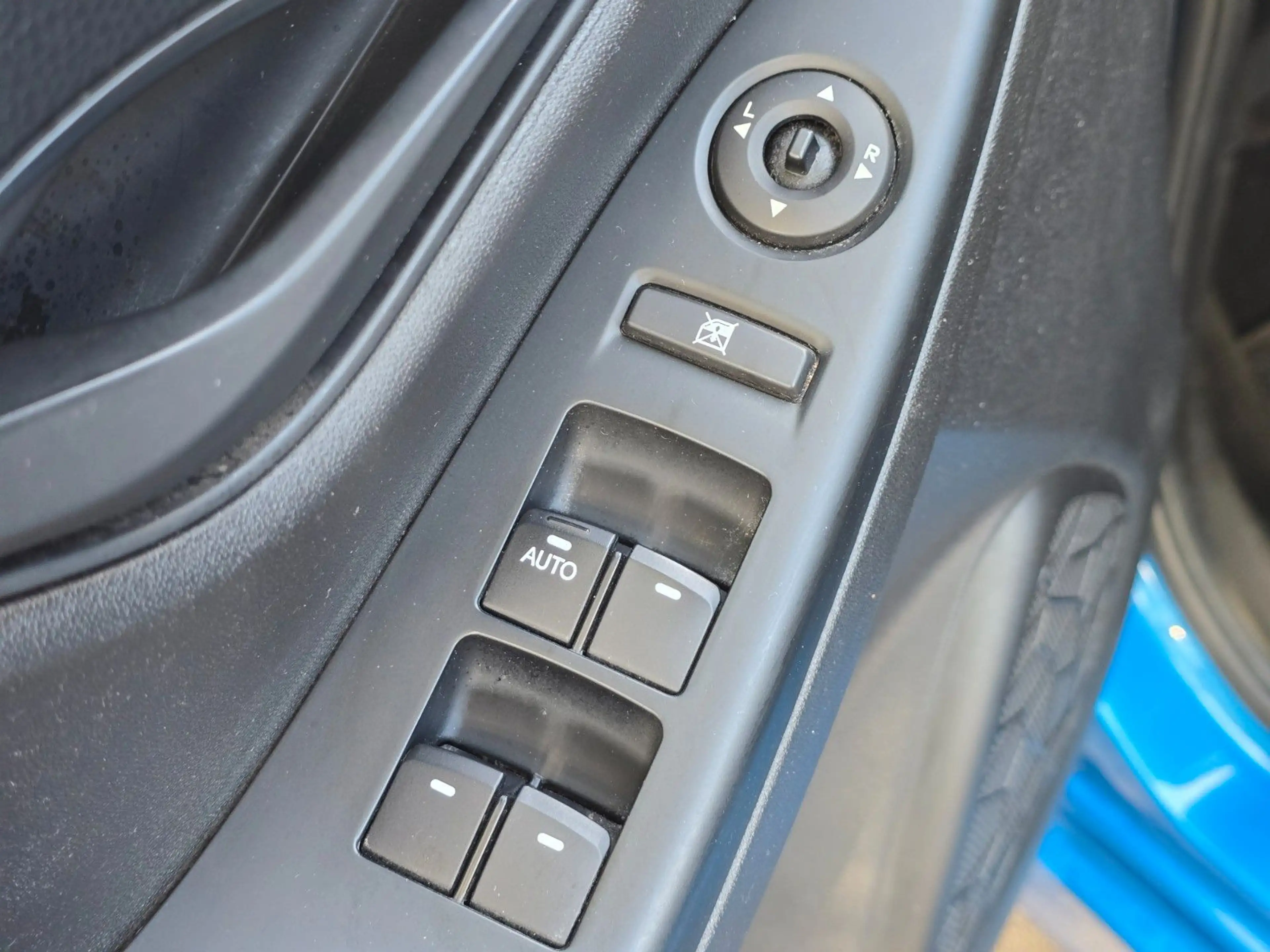 Hyundai iX20 blue Passion*SHZ*LHZ*PDC*Scheckheftgepflegt — photo 10