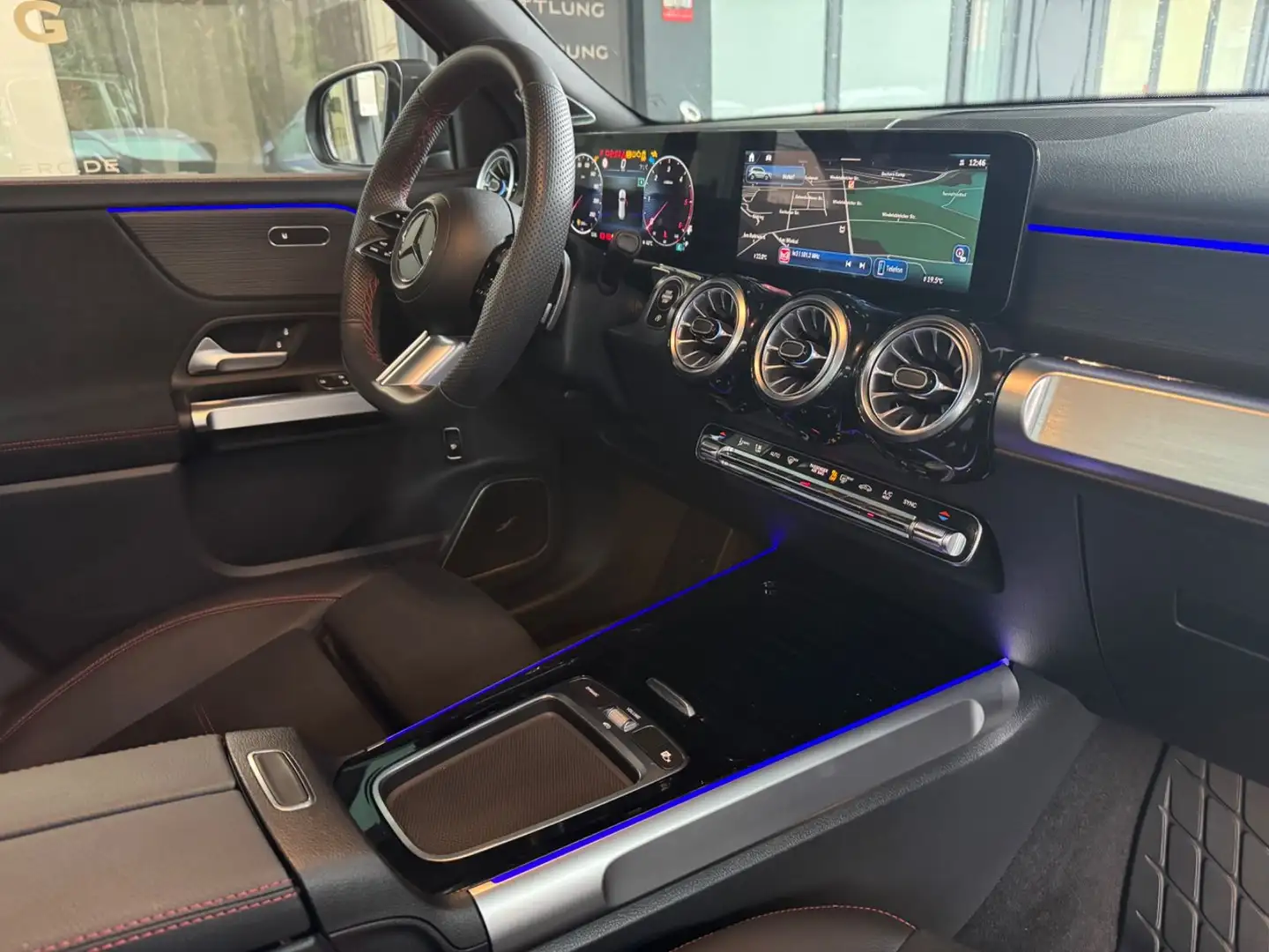 Mercedes-Benz GLB 220 d 4Matic AMG/PANO/BURM/AHK/360°/7SITZ Grigio - 2